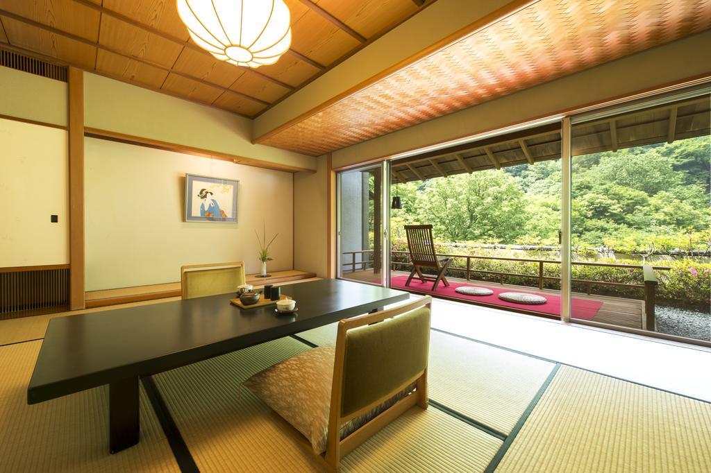Готель Fujiiso (Adults Only) Takayama  Екстер'єр фото