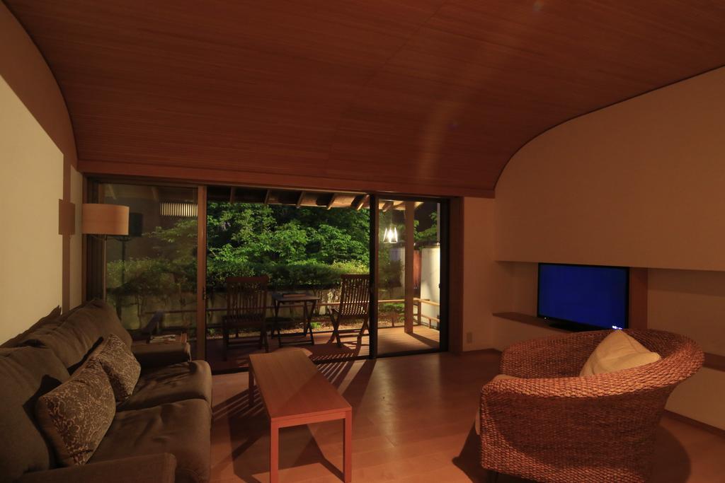Готель Fujiiso (Adults Only) Takayama  Екстер'єр фото