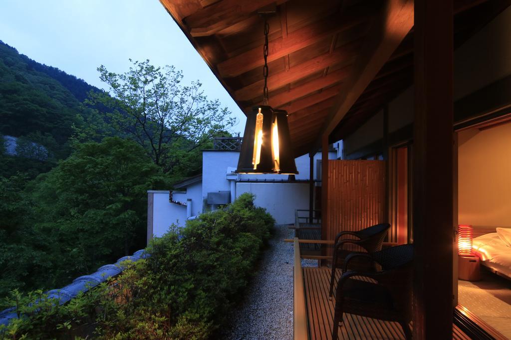 Готель Fujiiso (Adults Only) Takayama  Екстер'єр фото