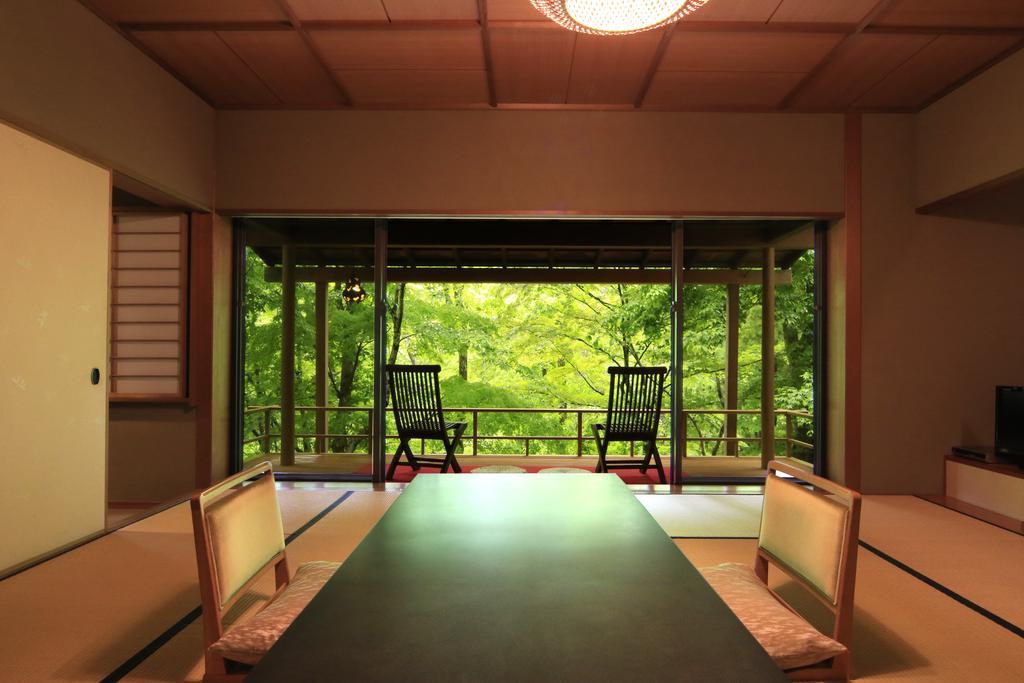 Готель Fujiiso (Adults Only) Takayama  Екстер'єр фото